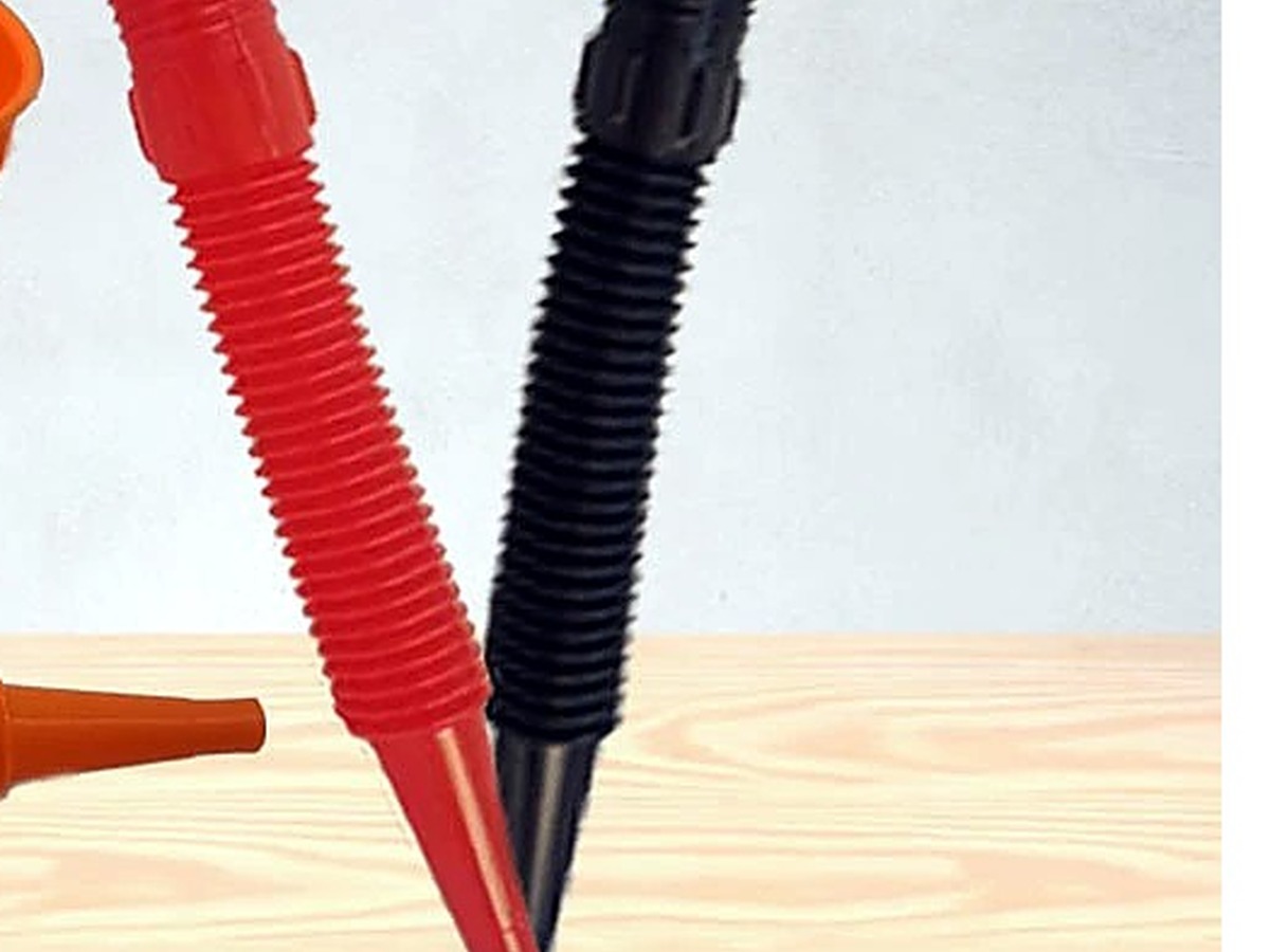 Flexible spout detail of plastic fuel funnel